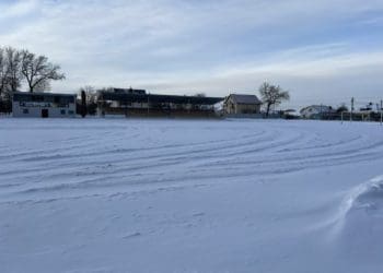 У Великих Гаях невідомі влаштували "раллі" на стадіоні