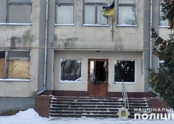 затримали чоловіка, який нібито підірвав двері Білокриницької селищної ради