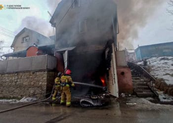 Під час гасіння пожежі у Борщеві виявили тіло людини