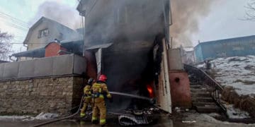 Під час гасіння пожежі у Борщеві виявили тіло людини