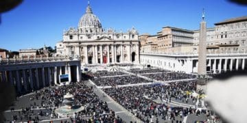Чому варто взяти екскурсію у Ватикані: Поглиблене Занурення в Серце Християнства