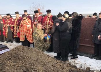 у Гусятинській громаді прощалися з Героєм Валентином Маковеєм