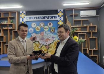 Студенти ТНПУ замість організації випускного, придбали дрон для ЗСУ