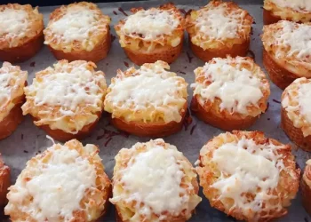 Гарячі бутерброди «Цибуляники»: рецепт дня