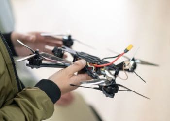 Створюйте FPV-дрон удома — долучайтеся до знищення ворогів власноруч