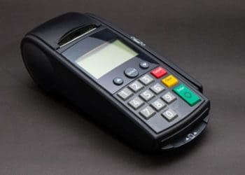 Розрахуватися карткою в магазинах буде простіше: що змінилося в Україні з 1 січня