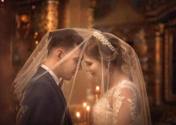 Сім’я стоїть на п’яти стовпах