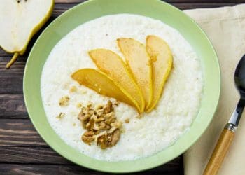 Вівсянка з грушами та медом: рецепт дня