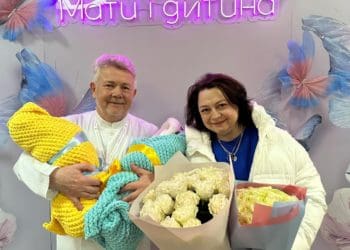 У Тернополі жінка, яка втратила на війні сина і чоловіка, народила двійню