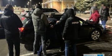 Обіцяв довезти до самого кордону: Ще одну схему ухилення "прикрили" на Тернопільщині