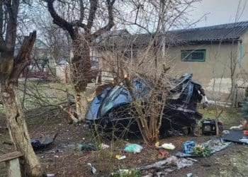 Через перекидання автівки на дорозі у Кременецькому районі загинула жителька Рівненщини