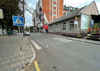 Рік умовно отримав водій таксі, який збив медсестру біля лікарні у Тернополі