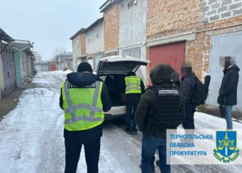 майже пів сотні "водіїв" поїхали за гумдопомогою за кордон, але назад не повернулися