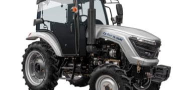 Аграрій Петро Гадз для господарських потреб психоневрологічної лікарні придбав трактор