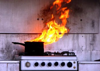 У Тернополі чоловік залишив їжу на вогні і ледь не загинув