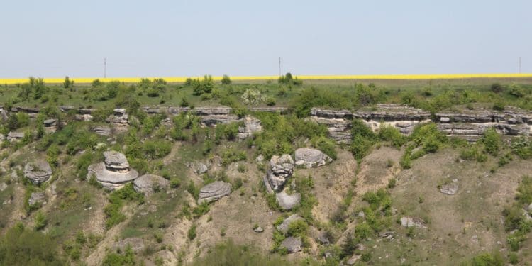 “Касперівські скелі” – геологічна пам’ятка природи на Тернопільщині