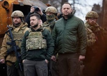 Зарплата 200 тисяч як спроба перебити падіння ретйингу