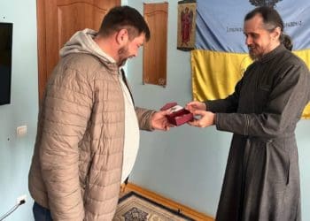 Медаль "Хрест свободи" отримав від митрополита Нестора тернопільський волонтер