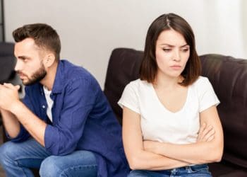 Друг сім’ї через ревнощі мало не розлучив закоханих: історія з життя