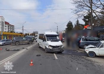 На Шептицького у Тернополі не розминулися одразу три автомобілі