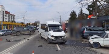 На Шептицького у Тернополі не розминулися одразу три автомобілі