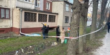 У Тернополі загинула жінка, яка випала з 8 поверху