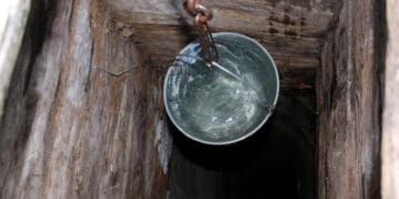 Чи безпечна вода з криниць поблизу пошкодженого через атаку інфраструктурного об’єкта на Кременеччині