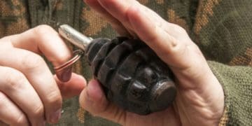 підірвав гранату