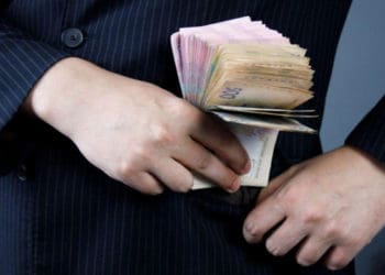 нажився на ремонті