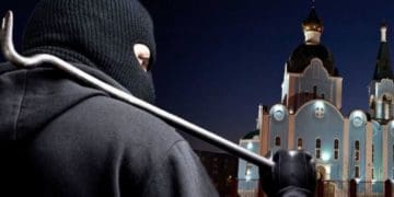 До 8 років за ґратами загрожую жителю Тернопільського району, за поцуплені в церкві речі