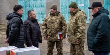 Очільник Тернопільщини Володимир Важинський передав захисникам обладнання для боротьби з “шахедами”