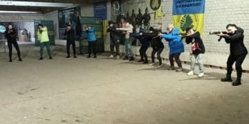 Тернополян навчали, як правильно тримати автомат