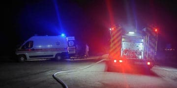 Рятували чоловіка, який не міг вибратись із палаючого автомобіля у Скалатській громаді