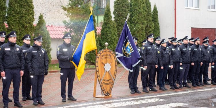 Очільник Тернопільщини Володимир Важинський привітав патрульних з 8-річницею від дня створення