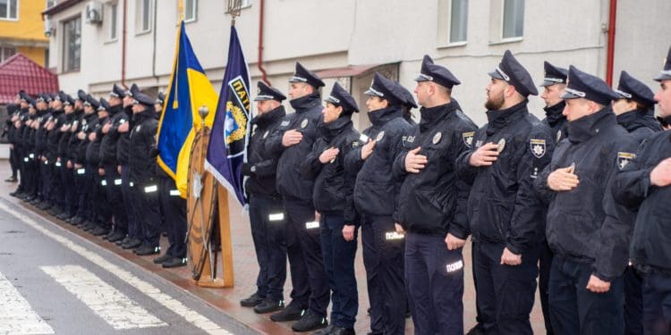 Очільник Тернопільщини Володимир Важинський привітав патрульних з 8-річницею від дня створення
