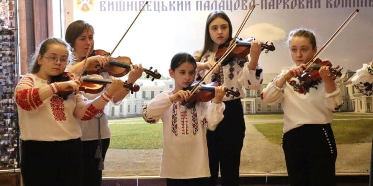 У Вишнівецькому палаці відбулося культурно-мистецьке дійство, присвячене 210-й річниці з дня народження Великого Кобзаря