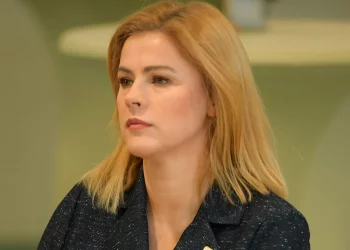 Евіка Силіня