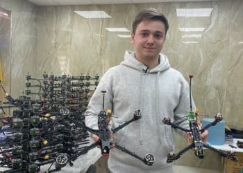 Тернополянин організував виробництво дронів, залучивши родичів і друзів