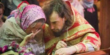 Заходити у храм дівчатам та жінкам у брюках… можна