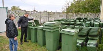 Лановецька громада модернізує систему поводження з ТПВ: USAID DOBRE дарує 2000 контейнерів