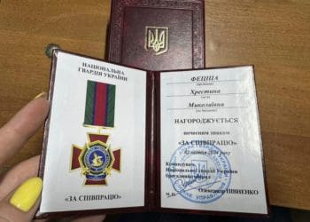 Тернопільська волонтерка отримала почесний знак «За співпрацю» від військових