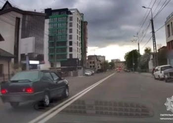 Водія, який перетнув подвійну суцільну і поїхав по зустрічній смузі у Тернополі, знайшли патрульні