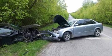 Два «Audi» не розминулись на дорозі у Лановецькій громаді: постраждала дитина