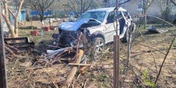 Через наїзд на металеву огорожу до реанімації потрапив житель Чорткова