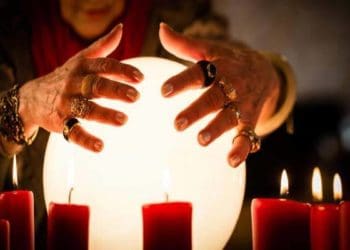 ворожка шахраї