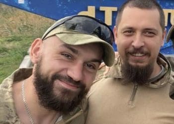 Колона вже майже кілометр: до Тернополя на щиті повертаються Герої Сергій Коновал та Тарас Петришин