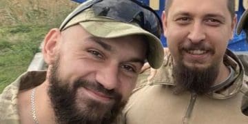 Колона вже майже кілометр: до Тернополя на щиті повертаються Герої Сергій Коновал та Тарас Петришин