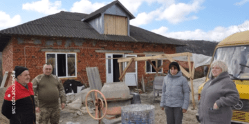 Добудувати будинок воїну, який втратив на війні обидві ноги, взялися односельчани у Заліщицькій громаді