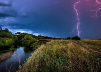 Гроза і похолодання: чим радуватиме погода на Тернопільщині