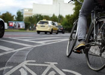 Поїхав на червоне перед патрульними і тепер має заплатити штраф велосипедист у Тернополі